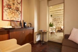 Sèvres Hotel - Hotel Overview