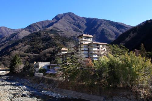 Shimobe Hotel - Hotel Overview and Location