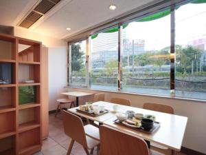 Shin Osaka Station Hotel Annex - Location and Surroundings