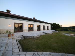 Southern Cross Resort - Location and Accessibility