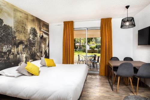 SOWELL HOTELS LOlivier - Location and Surrounding Area
