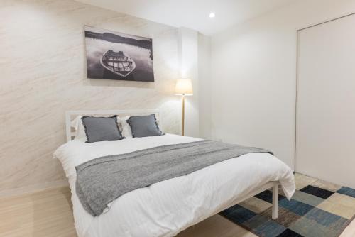 STAGE NAMBA SOUTH - Good To Know