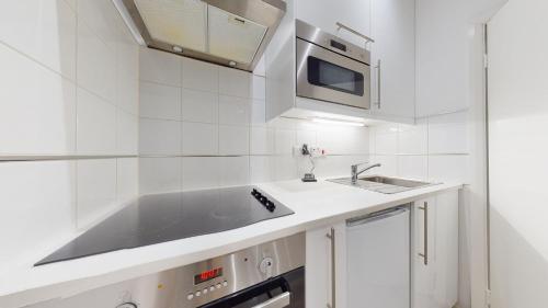 Studio 48B - Property Overview