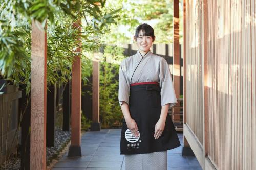 Sui Suwako Review - Overview and Location