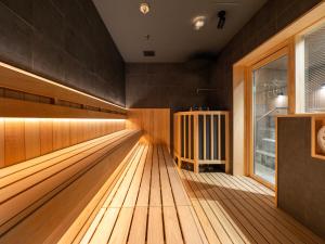 Super Hotel Osaka Natural Hot Springs - Hotel Overview