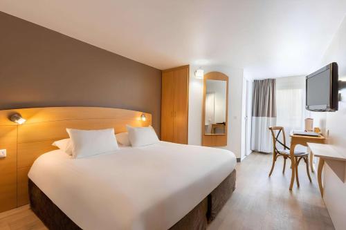 Sure Hotel by Best Western Plaisir - Hotel Overview and Location
