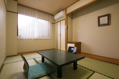 Tashiro Annex - Overview and Location
