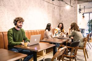 Ten to Ten Hostel - Hostel Facilities and Amenities