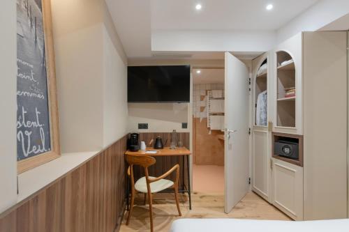 The Académie Hôtel Lyon - Overview of Académie Hôtel Lyon