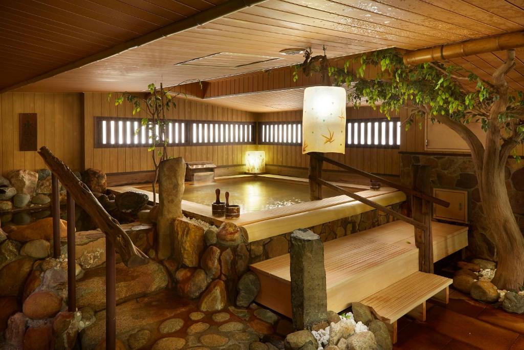 The B Suidobashi Review