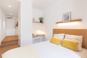 The Babel Community Hotel - Old Port - Location and Accessibility