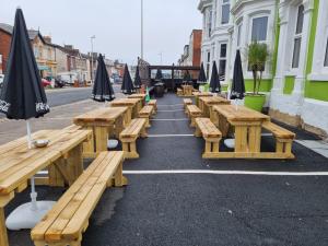 The Beechfield Hotel - Location and Accessibility