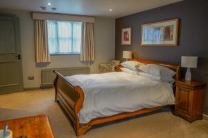 The Bird In Hand Inn, Witney - Location and Accessibility
