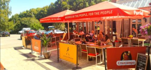 The Black Swan - Property Overview