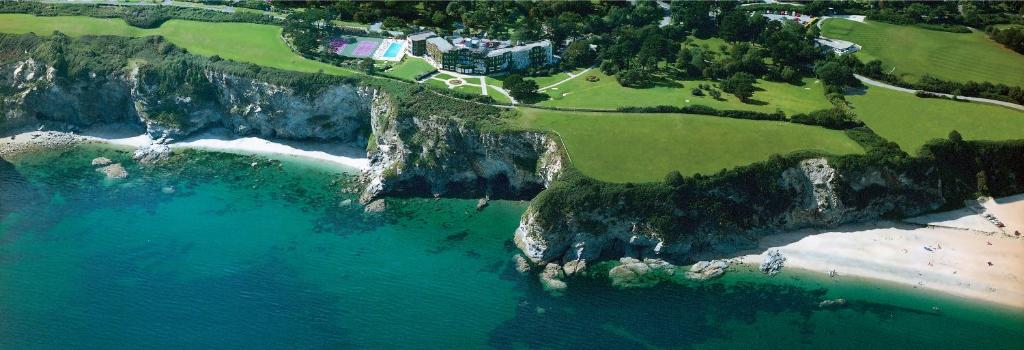 The Carlyon Bay Hotel and Spa - Exceptional Clifftop Locale