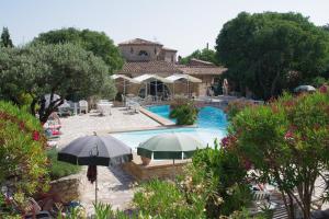 The Enclosure of the Rose Laurels - Overview of Lenclos Des Lauriers Roses