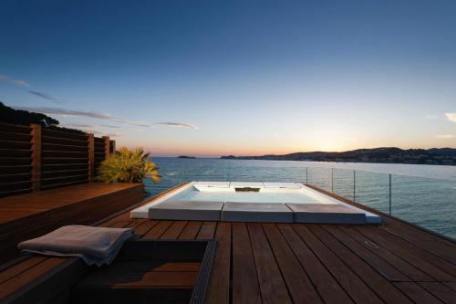 The Farandole Inn - Overview of Hostellerie La Farandole