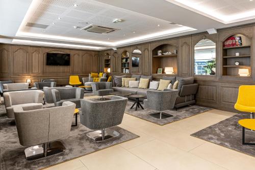 The Gardens of St Cloud - Garden Features and Attractions