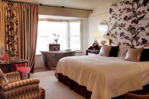 The George In Rye - Location and Accessibility