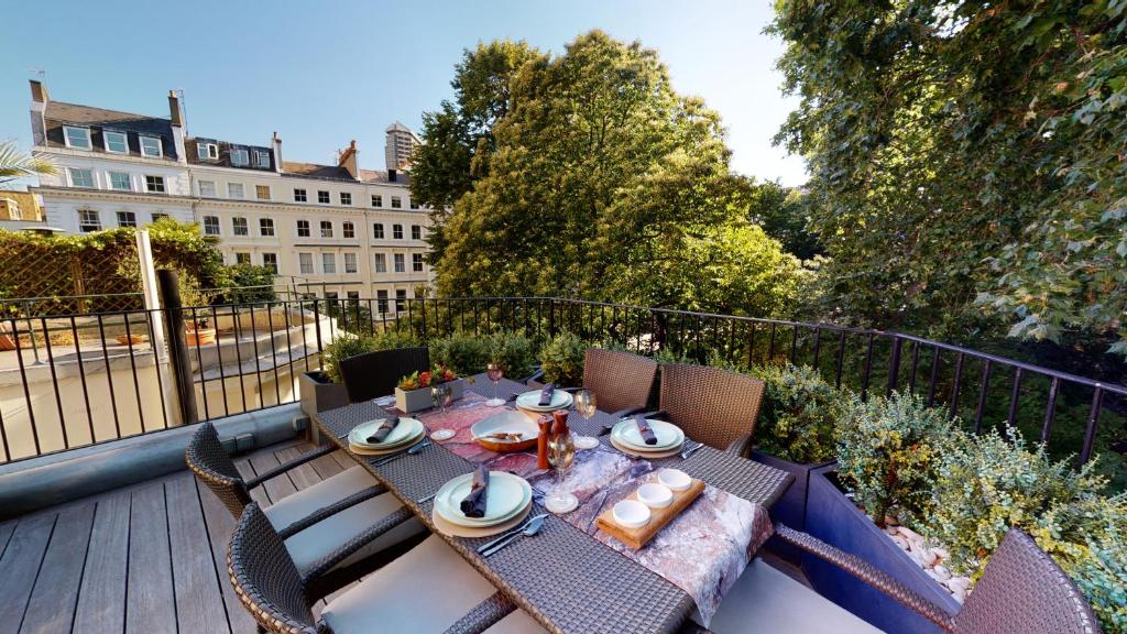 The Harrington - Gloucester Road - 4 Cornwall Gardens - Location and Accessibility