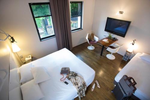 The Hermitage Hotel Kitchen-To-Go - Location and Accessibility