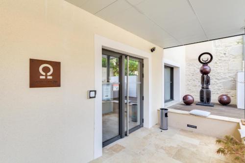 The Hideout - Overview of La Cachette