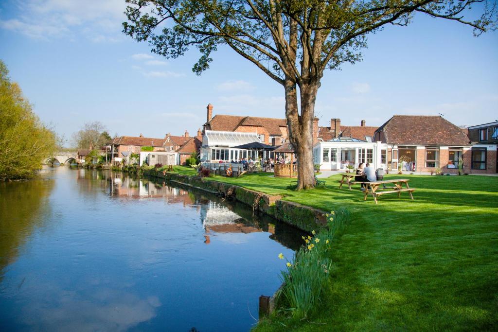 The Legacy Rose & Crown Hotel - Hotel Overview