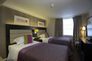 The Lensbury Resort - Location and Surroundings