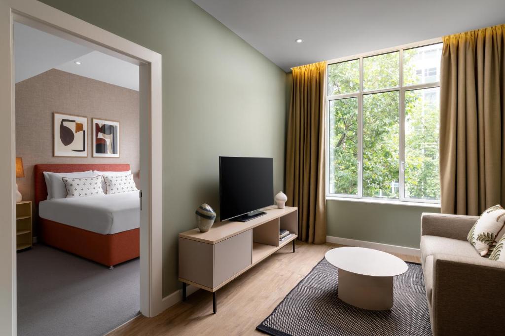 The Lincoln Suites - Property Overview and Location