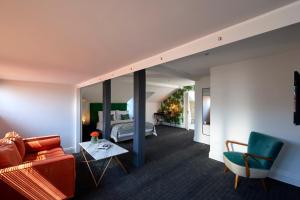 The Lodge Hotel - Putney - Hotel Overview