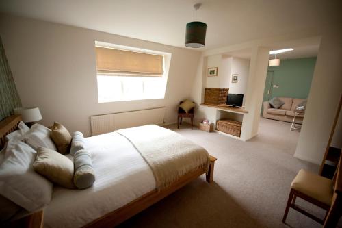 The Marquess of Exeter - Overview and Location