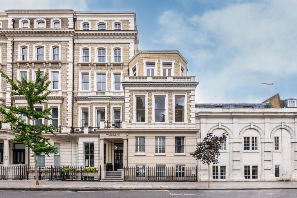 The Resident Kensington - Room Features and Amenities