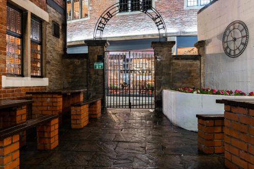 The Roman Bath - Location and Accessibility