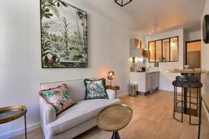 The Roofs of the Old Port - Architectural Styles and Features