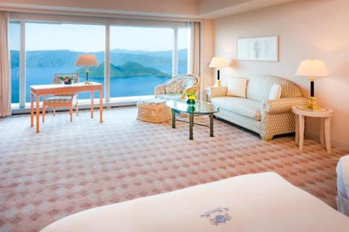 The Windsor Hotel Toya Resort & Spa - Location and Surroundings