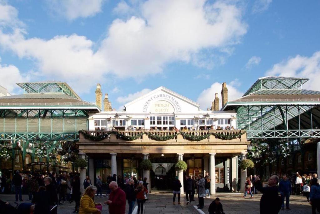 The Z Hotel Strand - Hotel Overview and Location