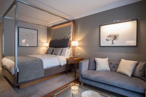 Thorpe Park Hotel and Spa - Location and Accessibility