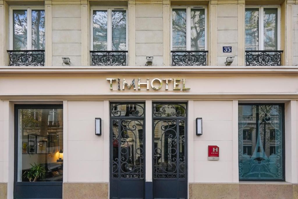 Timhotel Invalides Eiffel - Location and Accessibility