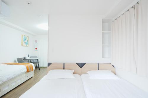 Tokyo Real Real Hotel 301 - Hotel Overview and Location