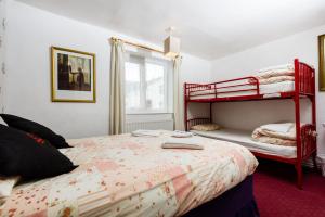 UK Travel & Hospitality LTD TA Canberra Hotel - Positive Guest Feedback