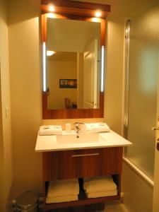 Villa Val Senart 1st Avenue - Location and Accessibility