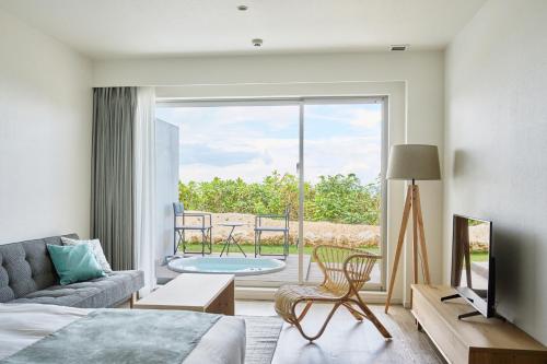 Watermark Hotel & Resorts Okinawa Miyakojima Review