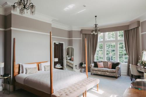 Woodlands Hotel - Location and Accessibility