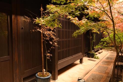 Yado Kiramachi - Overview and Location