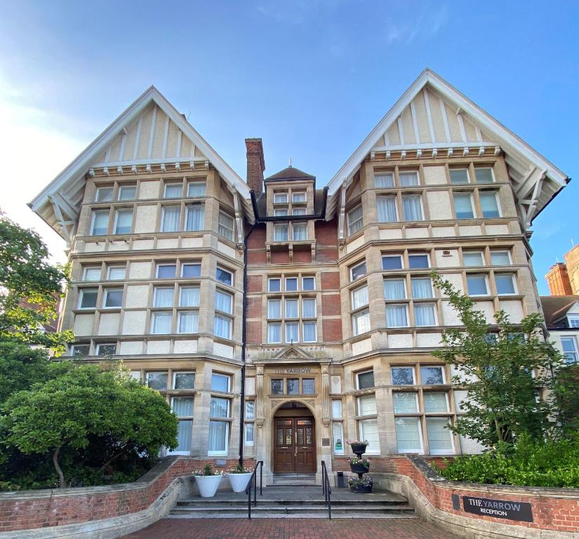 Yarrow Hotel - Hotel Overview