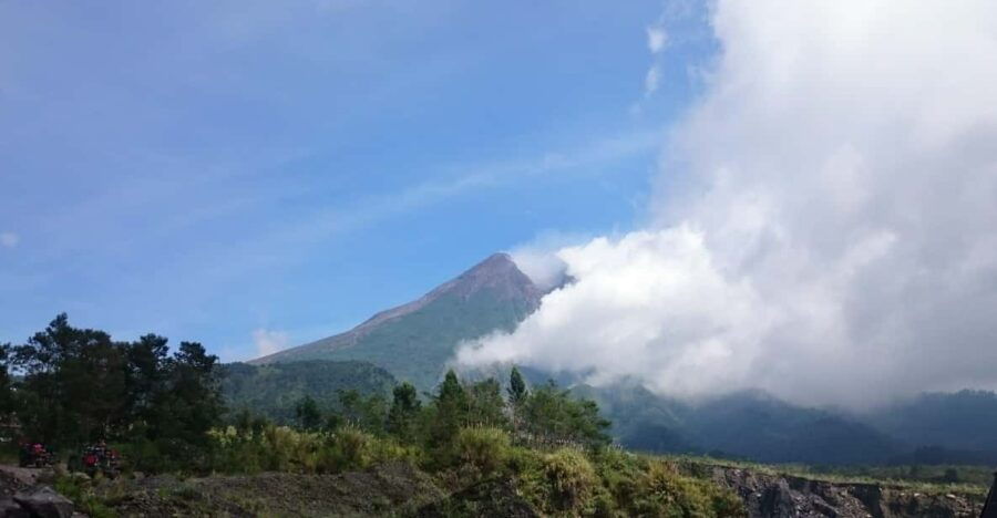 Yogyakarta: Merapi Jeep Sunrise Tour and Pindul Cave Tubing - Overview of the Tour
