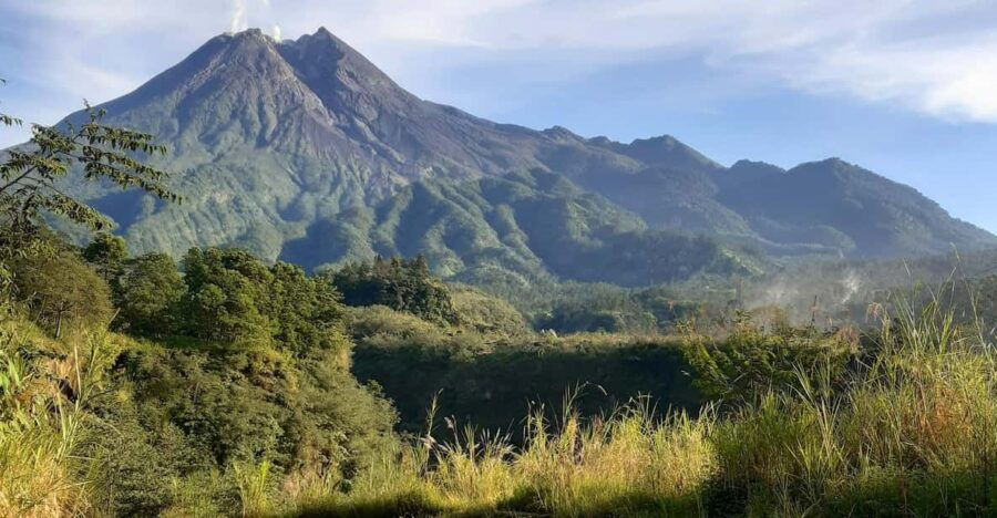 Yogyakarta: Mount Merapi, Jomblang Cave & Timang Beach Tour