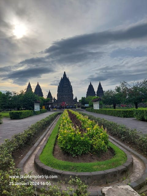 Yogyakarta: Private Classic Day Tour Yogyakarta & Prambanan - Overview of the Tour