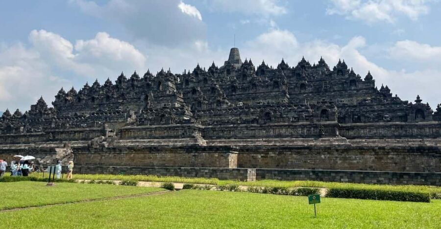 Yogyakarta: Private Tour With Pick Up and Transfer - Tour Overview