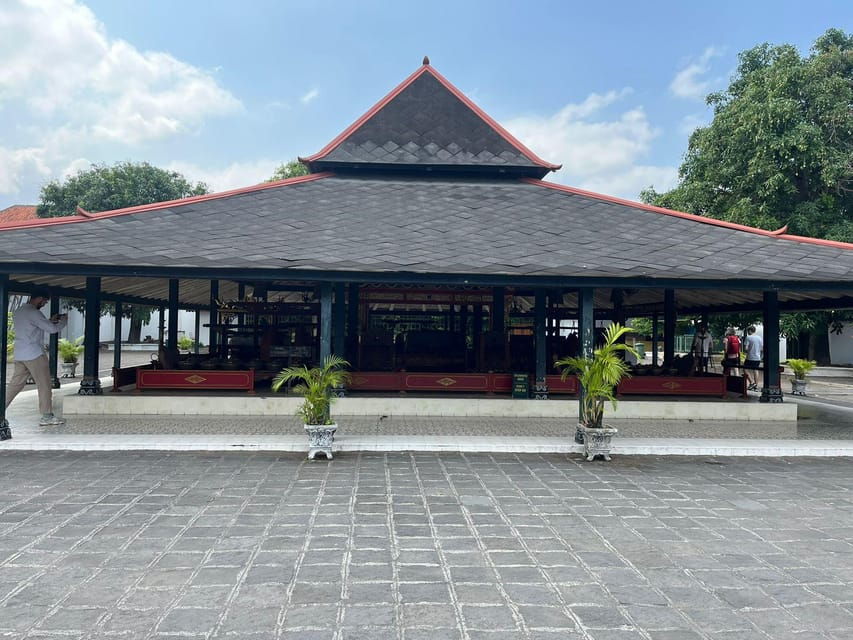 Yogyakarta: Sultan Palace, Water Castle and Prambanan Tour